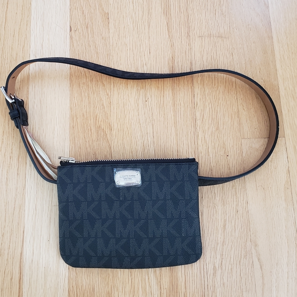 NWT Michael Kors Fanny Pack - Picture 3 of 6